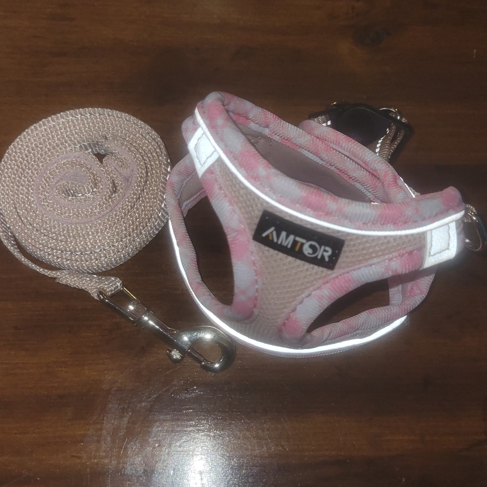 Amazon Pink and White Dog Harness and Leash Set
